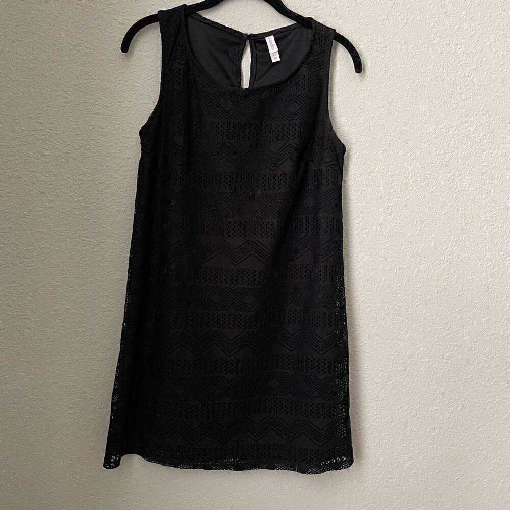 Xhilaration black lace scoop neck shift dress size medium